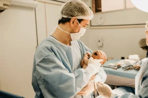 Растяжки после родов: причины, профилактика и способы борьбы