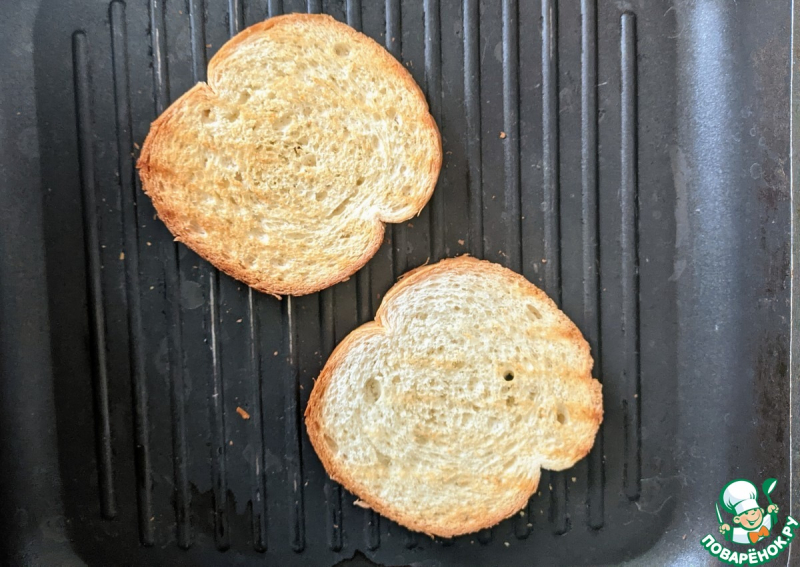 Бутерброд с пикантной пастой из лосося
