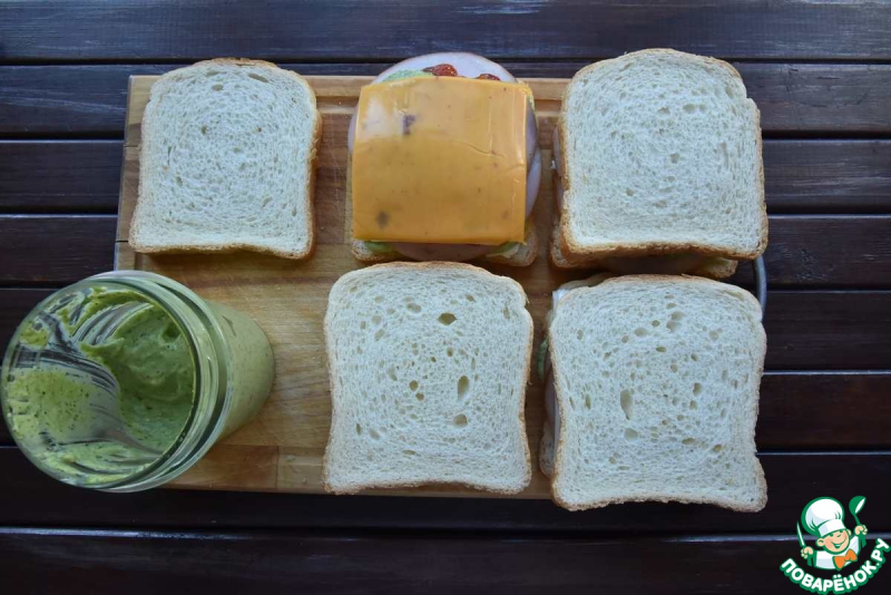 Горячий сэндвич с ветчиной по-пармски