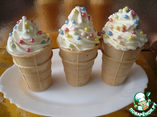 Капкейки в вафельных стаканчиках "Нетающее мороженое"