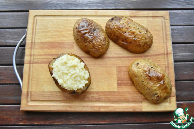 Картофельные шкурки фаршированные сыром