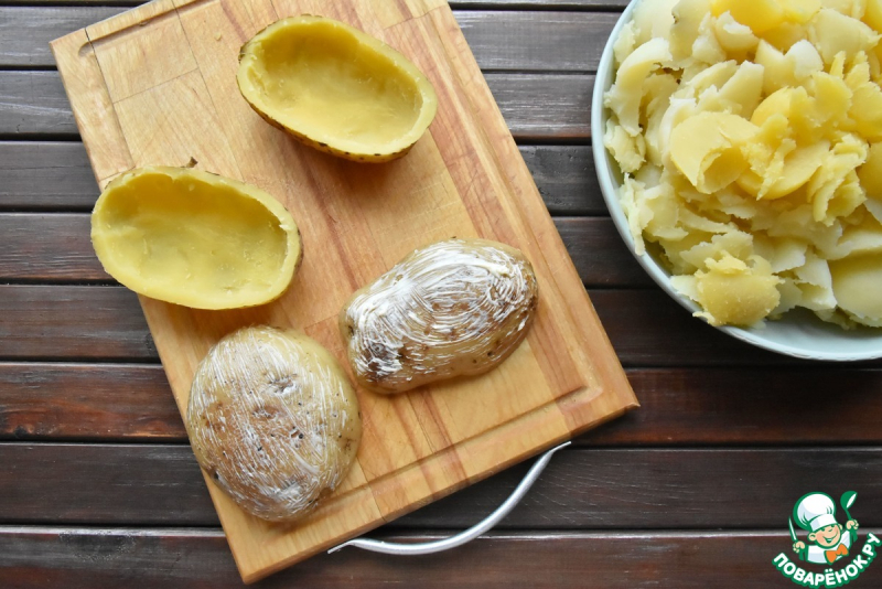 Картофельные шкурки фаршированные сыром