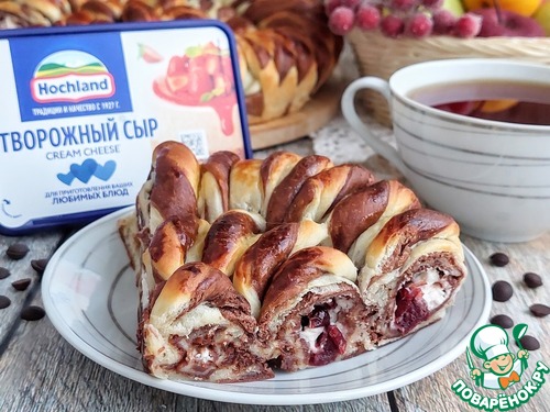 Пирог с творожным сыром и клюквой