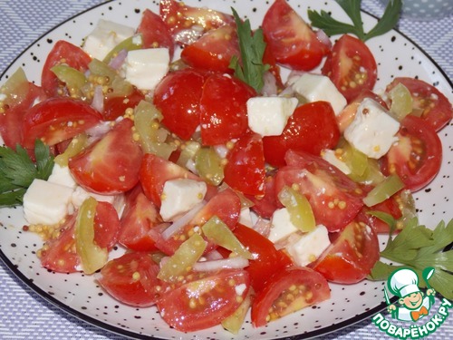 Салат с помидорами черри и сыром