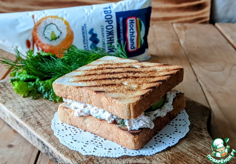 Сэндвич с рийетом из лосося