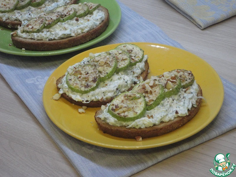 Зеленые бутерброды с кабачками